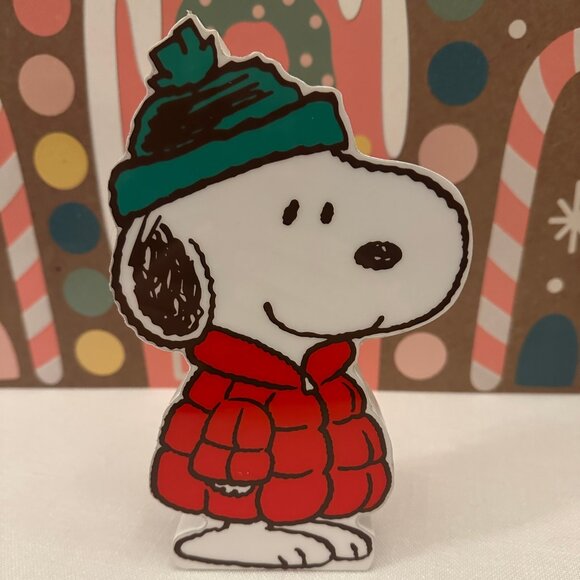 Peanuts Snoopy Wooden Red Puffer Coat Block Table Decor NWT Clear Coat 8x4" - Picture 1 of 3